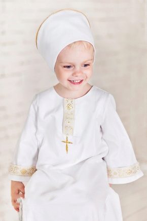 Apa yang patut menjadi baju pembaptisan untuk seorang gadis?