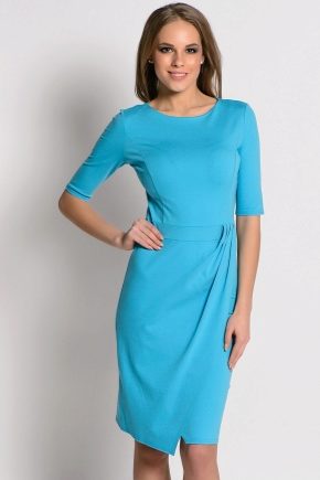 Blauwe jurk: populaire modellen en wat te dragen