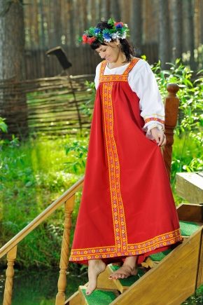 Russische folk-zomerjurk