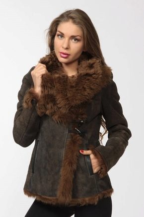 Módní krátký dámský kožený kabát 2019-2020