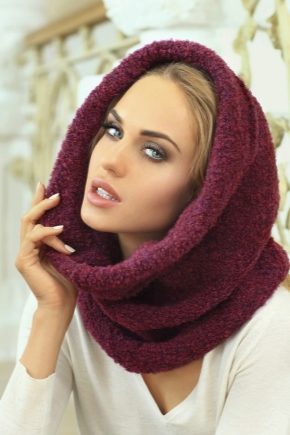 What to wear burgundy scarf?
