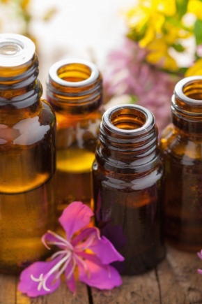 Essential oils from stretch marks