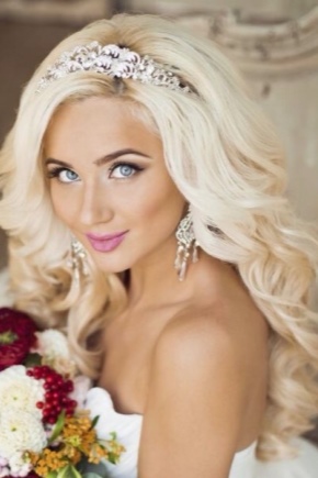 Bruiloft make-up voor blondines