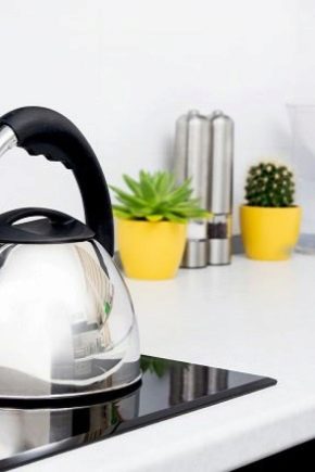 How to clean the kettle from scale?