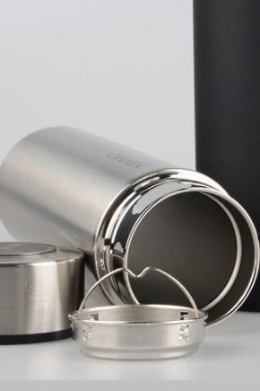 How to clean a stainless steel thermos inside?