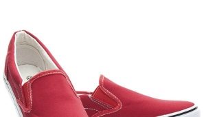 حذاء أحمر - ما الذي يجب ارتدائه هذا العام؟
