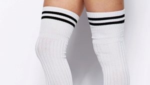 Jaké oblečení nosit kolenní ponožky až po koleno?