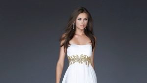 Witte jurk op de vloer - prachtige luxe