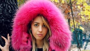 Parka da donna in pelliccia rosa - tendenza della moda della stagione
