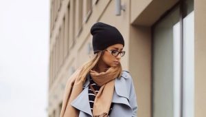 What can I wear with a beige scarf?