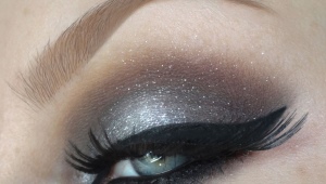 Hoe make-up te doen met grijze schaduwen?