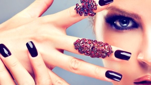 Какви са цветовете на лака за нокти в модата