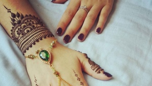 Henna betűkkel
