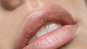 Moisturizing Lipstick