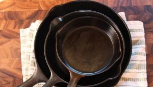 How to clean the cast-iron pan from soot?
