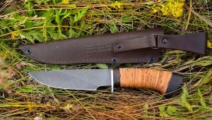 What steel is better for a hunting knife?