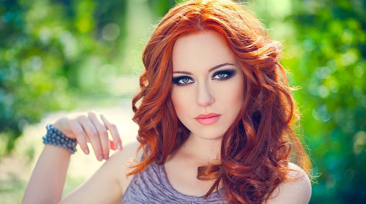 Milyen színek alkalmasak a vörös hajú lányoknak?