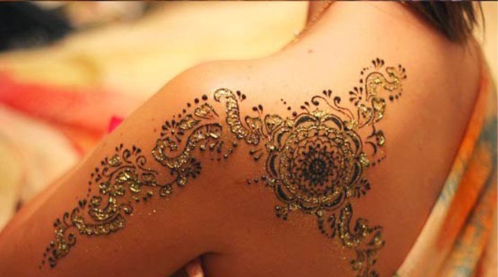 Henna dipinta sul corpo