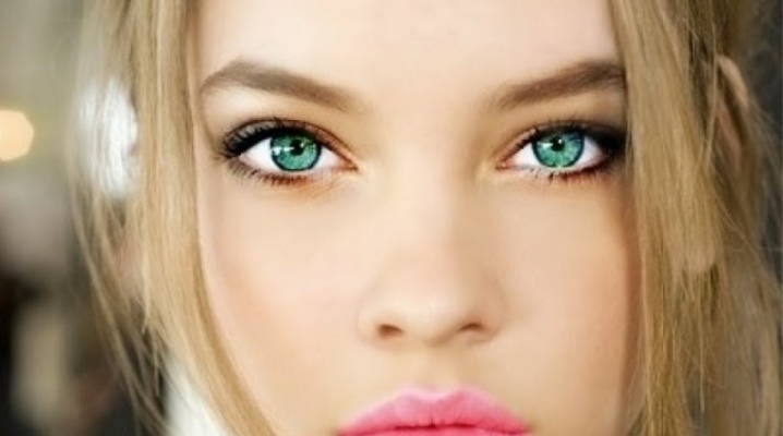 Makeup untuk blondes dengan mata hijau