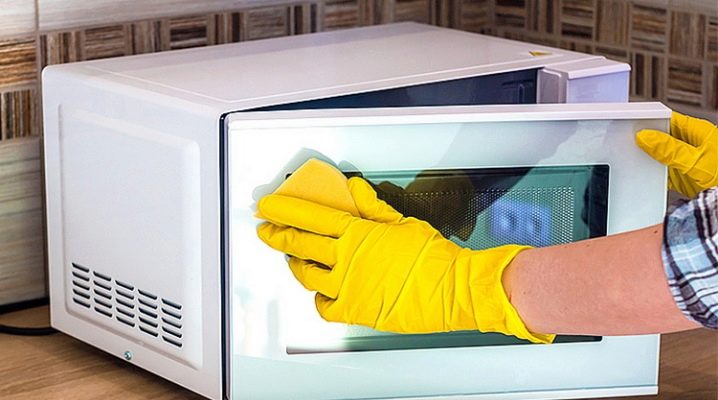 How to clean the microwave?