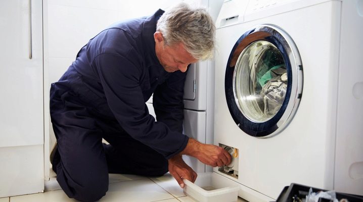Hogyan kell tisztítani a mosógépben lévő leeresztő szűrőt?