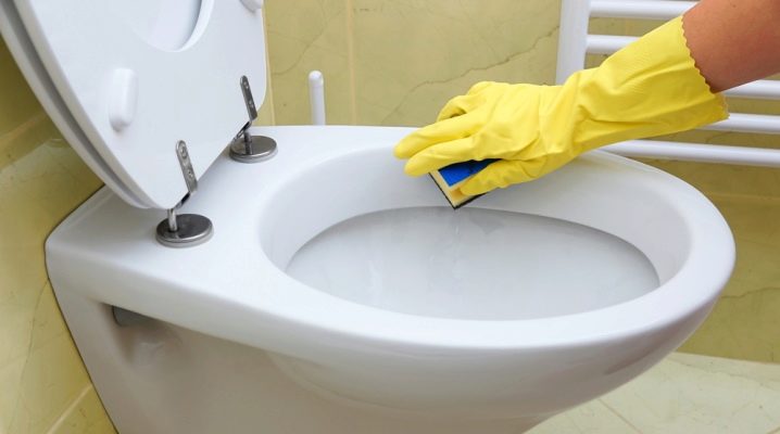 Hur rengör toaletten?