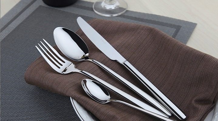 ¿Cómo limpiar tenedores y cucharas de acero inoxidable en casa?