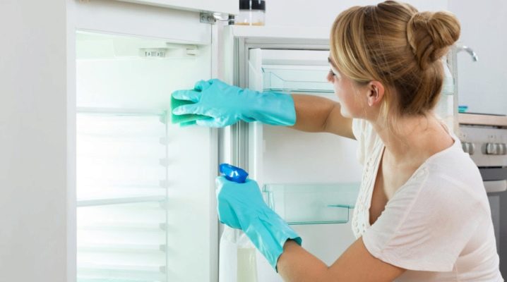 Hur tvättar man kylskåpet?