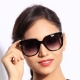النظارات الشمسية المرأة الأنيقة
