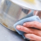 Effektiva medel och metoder för att tvätta en bränd panna