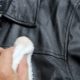 Bagaimana untuk membersihkan jaket kulit di rumah?