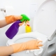 Comment nettoyer les toilettes urinaires en pierre à la maison?